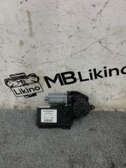 Запчасть моторчик стеклоподъемника передний правый Porsche Cayenne