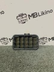 Запчасть решетка вентиляционная Audi A8 2012