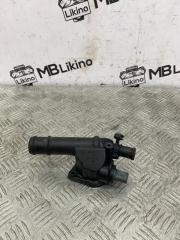 Фото запчасти фланец системы охлаждения Volkswagen Passat Б/У запчасть Запчасть фланец системы охлаждения Volkswagen Passat