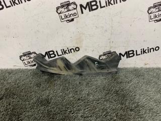 Фото запчасти кронштейн бампера передний правый Volkswagen Passat Б/У запчасть Запчасть кронштейн бампера передний правый Volkswagen Passat