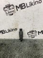 Фото запчасти насос омывателя лобового Volkswagen Passat Б/У запчасть Запчасть насос омывателя лобового Volkswagen Passat