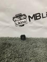 Запчасть кнопка закрытия багажника Cadillac Escalade