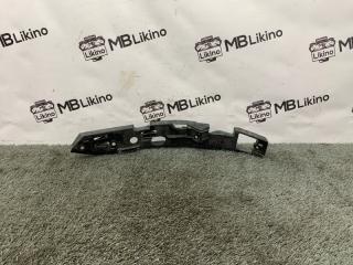 Фото запчасти кронштейн бампера передний правый Volkswagen Touareg Б/У запчасть Запчасть кронштейн бампера передний правый Volkswagen Touareg