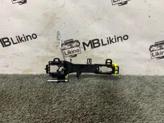 Запчасть кронштейн ручки двери передний левый Lexus ES