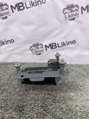 Кронштейн компрессора пневмоподвески Mercedes ML GL W164 X164