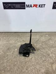 Замок капота Honda Civic 2004