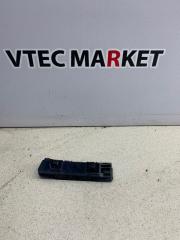 Клипса бампера правая Honda Accord