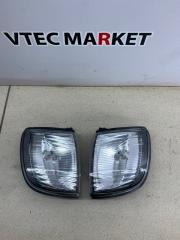 Фото запчасти поворотник Toyota Hilux Surf контрактная запчасть Запчасть поворотник Toyota Hilux Surf