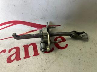 Запчасть ограничитель двери Renault Trafic 2006-2014