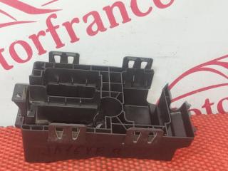 Запчасть корпус блока предохранителей Opel Astra 2013