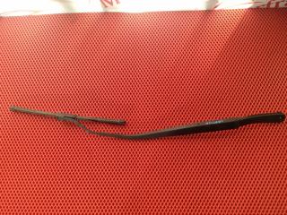 Фото запчасти поводок стеклоочистителя передний правый Chevrolet Captiva контрактная запчасть Запчасть поводок стеклоочистителя передний правый Chevrolet Captiva