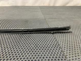 Уплотнитель ветрового стекла Urus 4ML