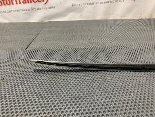 Уплотнитель ветрового стекла Urus 4ML