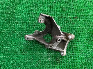 Фото запчасти кронштейн Subaru B9 Tribeca 2004 контрактная запчасть Запчасть кронштейн Subaru B9 Tribeca 2004