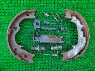 Запчасть колодки ручника задние левые KIA Sportage