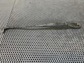 Поводок стеклоочистителя Volkswagen Touareg 2011 контрактная Поводок стеклоочистителя Volkswagen Touareg 2011