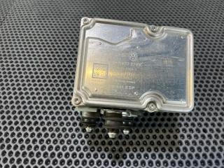 Блок ABS Volkswagen Touareg 2011
