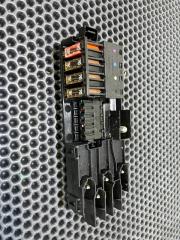 Фото запчасти блок предохранителей Mercedes-Benz Gl-class 2006 контрактная запчасть Запчасть блок предохранителей Mercedes-Benz Gl-class 2006