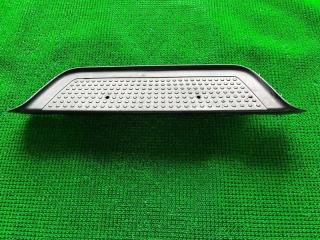 Накладка бампера задняя Volkswagen Amarok 2010 контрактная Накладка бампера задняя Volkswagen Amarok 2010