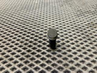 Фото запчасти кнопка закрывания багажника Cadillac Escalade 2015 контрактная запчасть Запчасть кнопка закрывания багажника Cadillac Escalade 2015