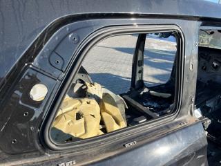 Уплотнитель стекла собачника правый Mercedes-Benz GL-class 2013
