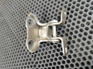 Петля двери задняя левая Toyota Tundra 2010
