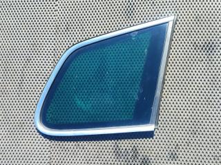 Стекло собачника правое Volkswagen Touareg 2011