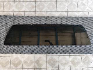 Стекло заднее Volkswagen Amarok 2010