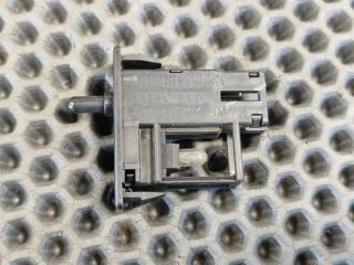 Фото запчасти подсветка бардачка Toyota Land cruiser 2003 контрактная запчасть Запчасть подсветка бардачка Toyota Land cruiser 2003