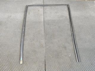 Фото запчасти уплотнитель стекла двери задний правый Mitsubishi L200 2012 контрактная запчасть Запчасть уплотнитель стекла двери задний правый Mitsubishi L200 2012