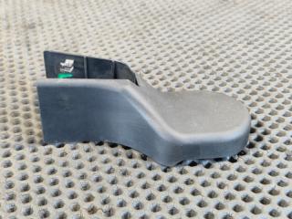 Фото запчасти крышка петли сиденья передняя правая Mitsubishi L200 2012 контрактная запчасть Запчасть крышка петли сиденья передняя правая Mitsubishi L200 2012