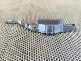 Фото запчасти накладка замка капота Lexus Lx570 2011 контрактная запчасть Запчасть накладка замка капота Lexus Lx570 2011