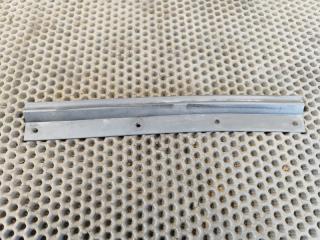 Фото запчасти уплотнитель капота Mitsubishi L200 2011 контрактная запчасть Запчасть уплотнитель капота Mitsubishi L200 2011