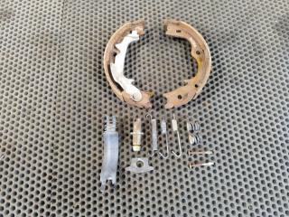 Запчасть колодки ручника задние правые Kia Sportage 2014