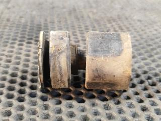 Подушка кузова Mitsubishi L200 2011 контрактная Подушка кузова Mitsubishi L200 2011