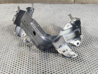 Запчасть крепление Audi Q7 2015