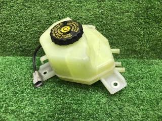 Запчасть бачок для тормозной жидкости передний TOYOTA PRIUS 2009