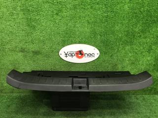 Пластик замка багажника задний FIT 2011 GP1 LDA