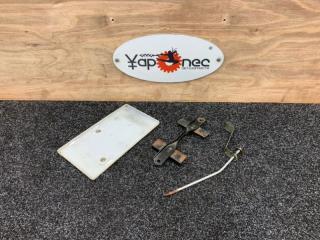 Запчасть крепление аккумулятора переднее TOYOTA SUCCEED 2005