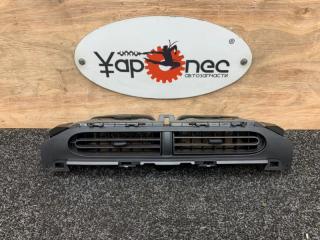 Запчасть регулятор направления воздушного потока передний TOYOTA AQUA 2012