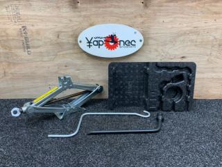 Домкрат TOYOTA COROLLA AXIO 2010