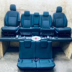 Сидения комплект TOYOTA WISH 2011
