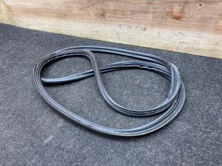 Уплотнительная резинка багажника задняя COROLLA FIELDER 2011 ZRE144 2ZRFAE