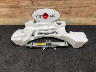 Домкрат TOYOTA COROLLA AXIO 2012