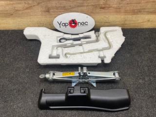 Домкрат задний TOYOTA COROLLA AXIO 2012