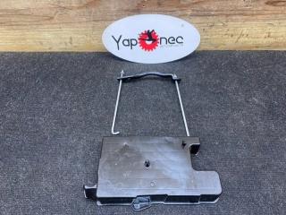 Крепление аккумулятора переднее HONDA Freed+ 2017