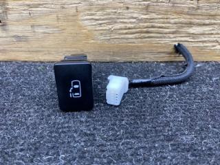 Запчасть кнопка сдвижной двери задняя левая TOYOTA NOAH 2011