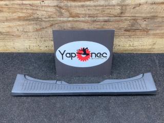 Запчасть пластик замка багажника задний TOYOTA RUSH 2011