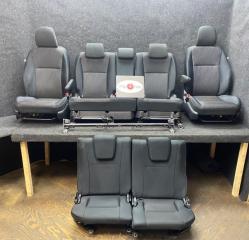 СИДЕНЬЕ переднее TOYOTA WISH 2010 год.