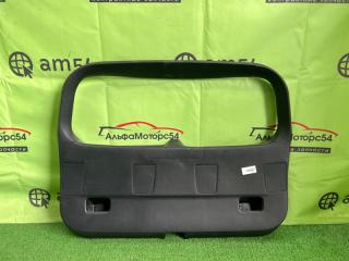 Обшивка двери багажника задняя LEXUS CT200H